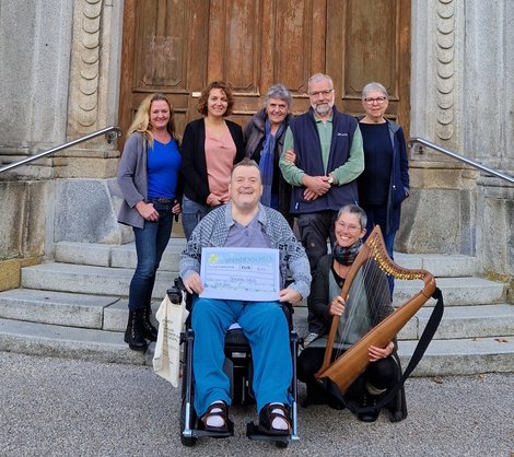 Gruppenfoto Spendenübergabe